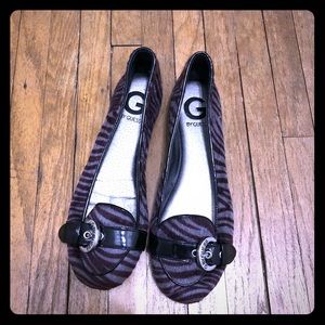 Guess flats